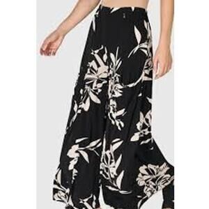 Nostalgia Pull On Wide Leg Floral Tropical Cover Up Beach Pants Black Tan Medium
